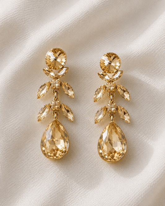 MEA NANI JEWELLERY MARINA CHAMPAGNE DROPS – champagnefargede øredobber med krystaller