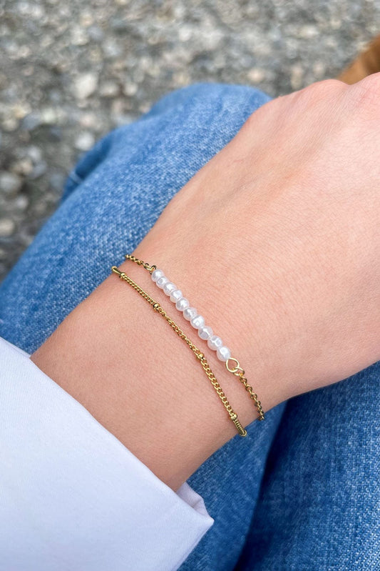 MEA NANI JEWELLERY Armbånd ALBA – perlearmbånd i 18K gull med to separate lenker