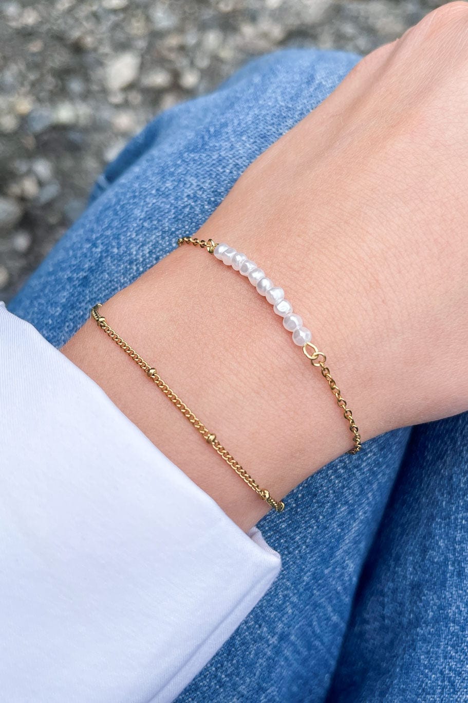 MEA NANI JEWELLERY Armbånd ALBA – perlearmbånd i 18K gull med to separate lenker