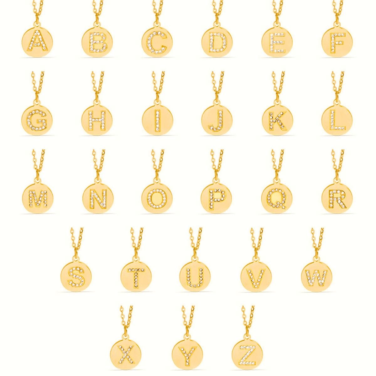 MEA NANI JEWELLERY Bokstavsmykke SHE’S ICONIC INITIAL NECKLACE – bokstavsmykke i 18K gullbelagt kirurgisk stål