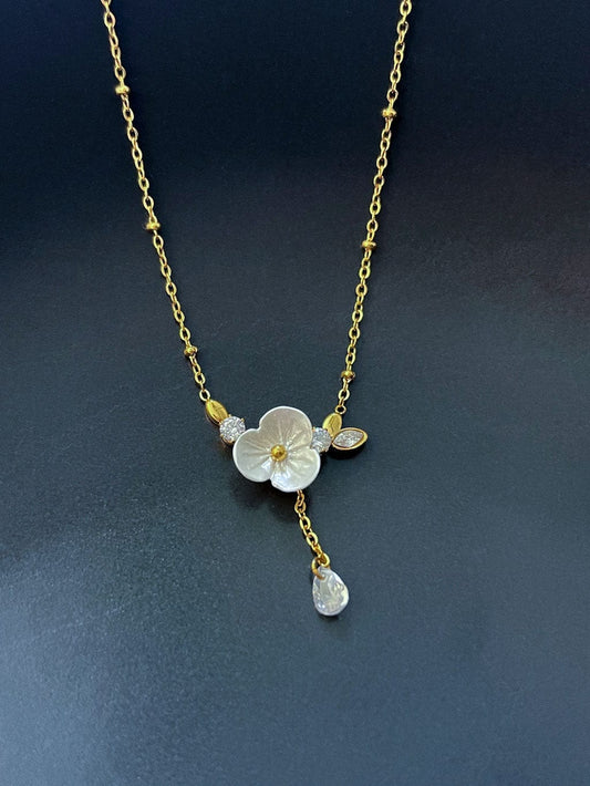 MEA NANI JEWELLERY Halskjede LILJA HALSKJEDE - GULLBELAGT (18K)