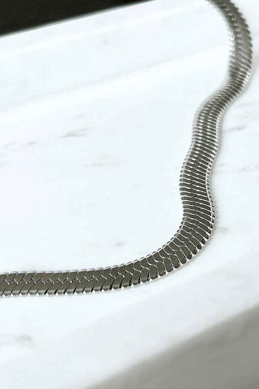 MEA NANI JEWELLERY Halskjede Sølv LONDON – Halskjede i sølvfarget rustfritt stål