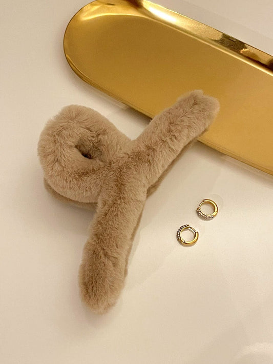 MEA NANI JEWELLERY Hårklype Hårklype fuskepels - Beige