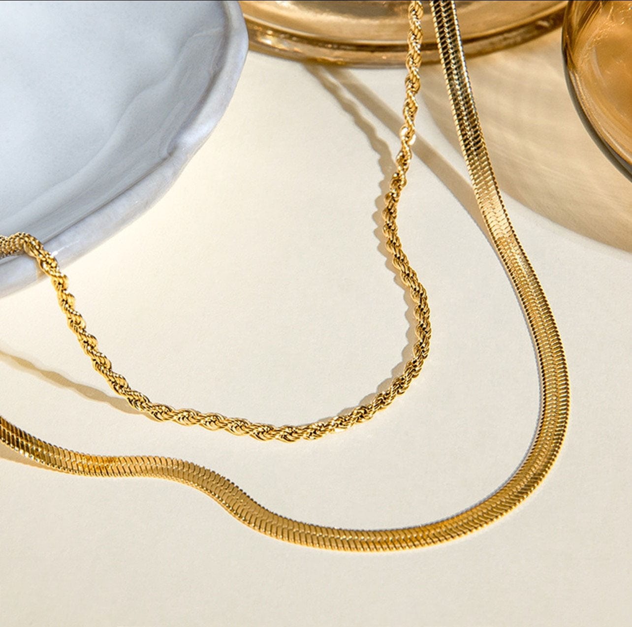 MEA NANI JEWELLERY Haskjede NORI - Halskjede i 18k PVD-gullbelagt stål med to lenker