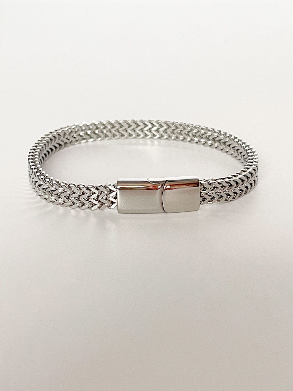 MEA NANI JEWELLERY Herrearmbånd 22 cm HERREARMBÅND I RUSTFRITT STÅL - Stilrent, slitesterkt og allergivennlig