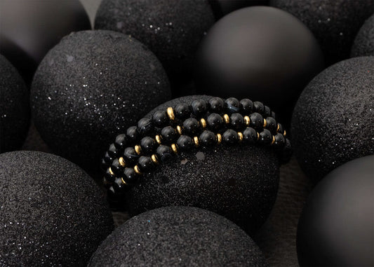 MEA NANI JEWELLERY Herrearmbånd THE ATLAS AGATE – Herrearmbånd i sort agat & 18K PVD-gull