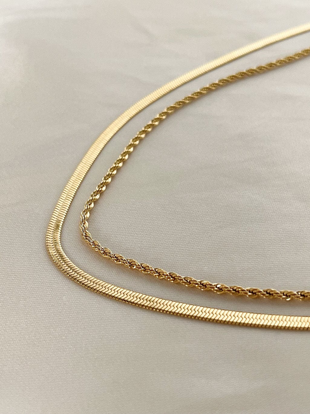 MEA NANI JEWELLERY NORI - DOBBELT SNAKE CHAIN HALSKJEDE I RUSTFRITT STÅL - 18K gullbelagt smykke