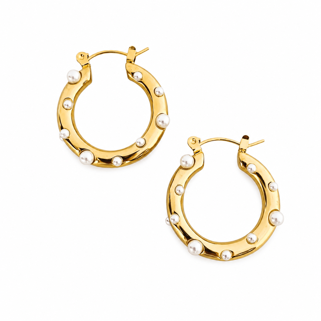 MEA NANI JEWELLERY Øredobber gull PEARLS GOLD HOOPS – 18K Gullbelagte øreringer med hvit perle