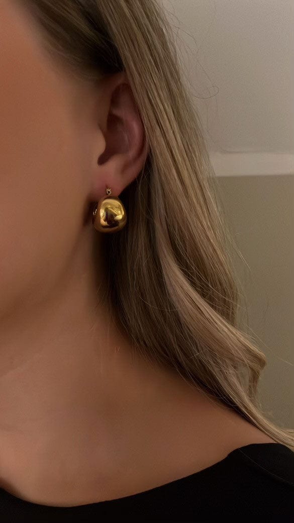 MEA NANI JEWELLERY Øredobber HANNA - GULLBELAGTE CHUNKY HOOPS - 18K