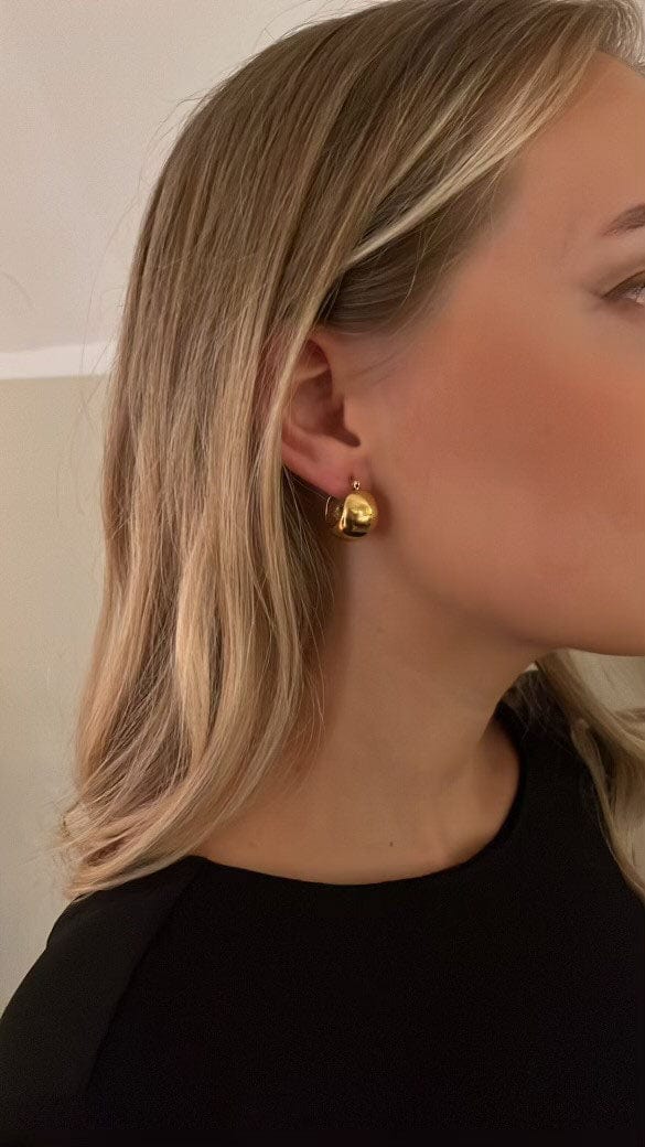 MEA NANI JEWELLERY Øredobber HANNA - GULLBELAGTE CHUNKY HOOPS - 18K
