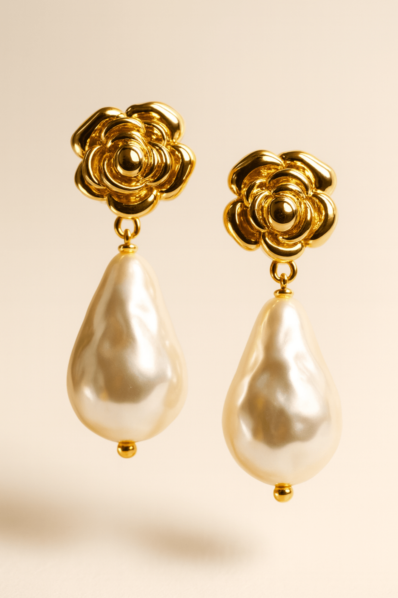 MEA NANI JEWELLERY Øredobber LA ROSÉ DROP EARRINGS – 14K gullbelagte, vanntette øreringer med rose & perle
