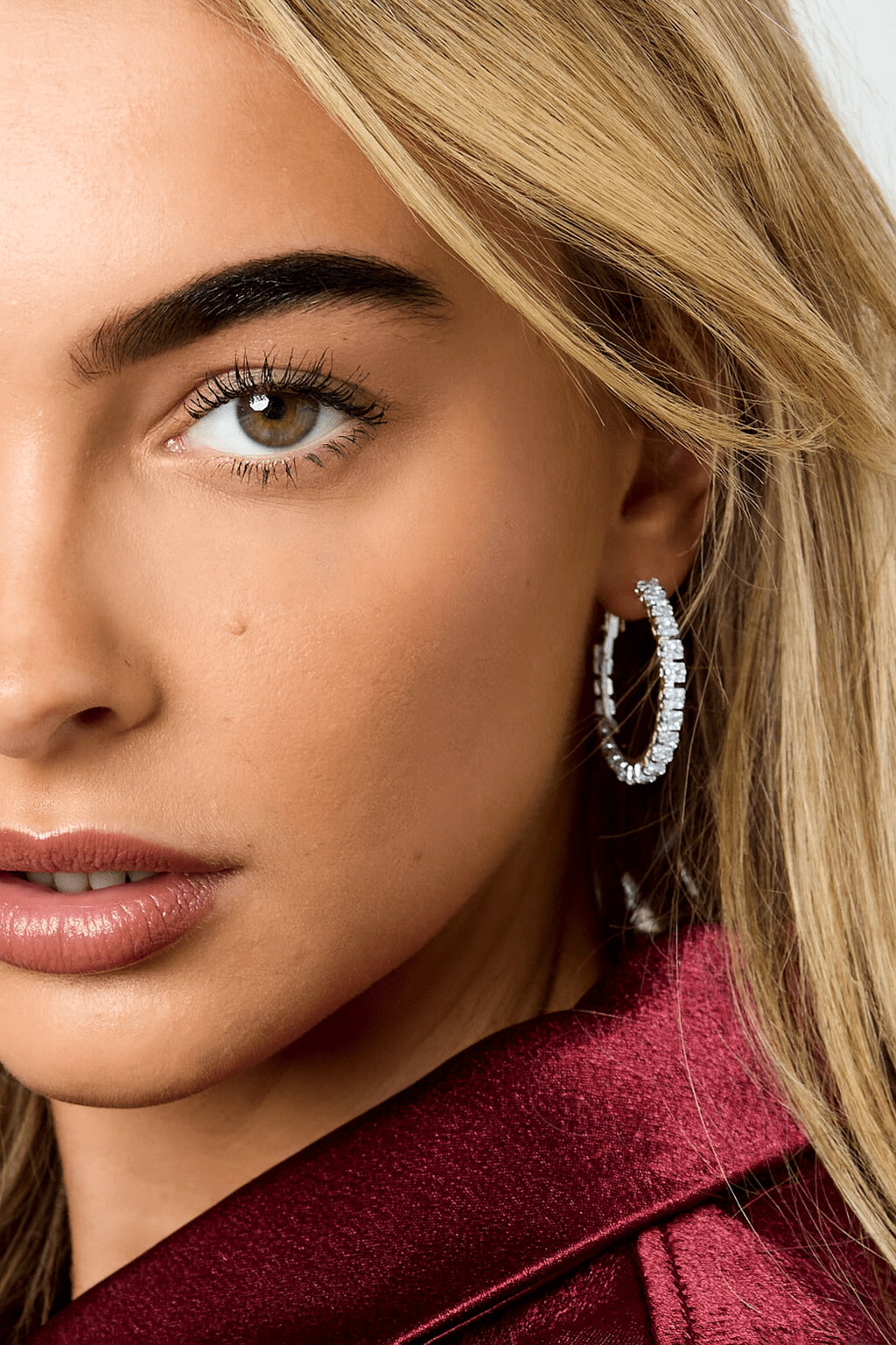 MEA NANI JEWELLERY Øreringer THE LUNA HOOPS SILVER – sølvøreringer med glitrende stener