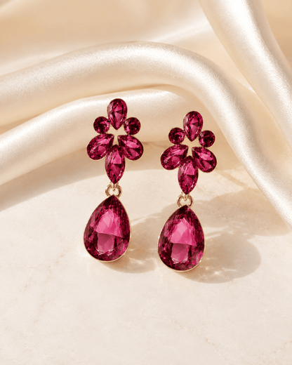 MEA NANI JEWELLERY AMARA CRYSTAL DROPS – hengende øredobber med rosa krystaller