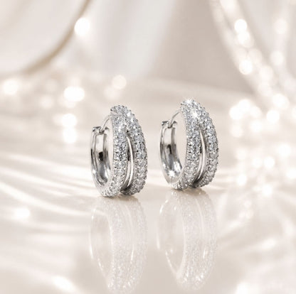 MEA NANI JEWELLERY LUMIÈRE HOOPS SILVER – sølvbelagte hoops med krystaller