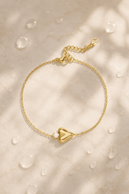 MEA NANI JEWELLERY Armbånd Gull BELLA – armbånd med hjertecharm, 14K gullbelagt