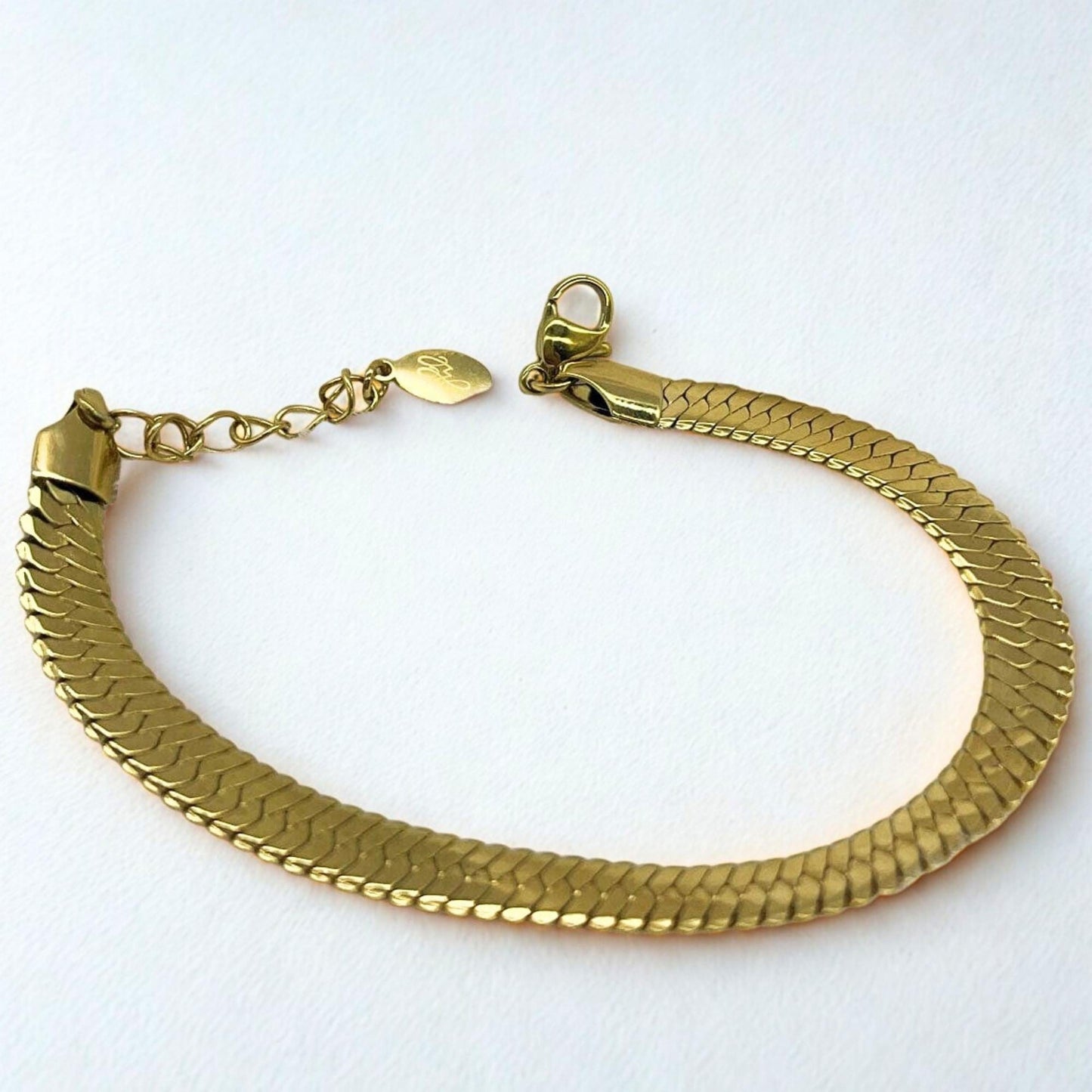 MEA NANI JEWELLERY Armbånd Gull LONDON – slangearmbånd i 14K gullbelagt stål