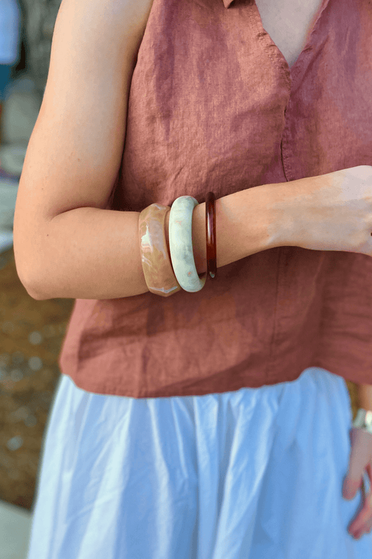 MEA NANI JEWELLERY Armbånd SHE’S GROUNDED – 3 pk, chunky armbånd i jordtoner