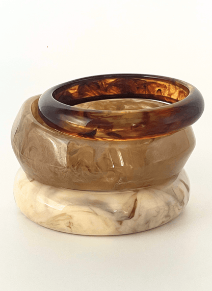 MEA NANI JEWELLERY Armbånd SHE’S GROUNDED – 3 pk, chunky armbånd i jordtoner