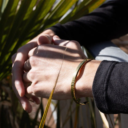 MEA NANI JEWELLERY Armbånd THE HAVEN CUFF – 18K Gold Waterproof Herrearmbånd