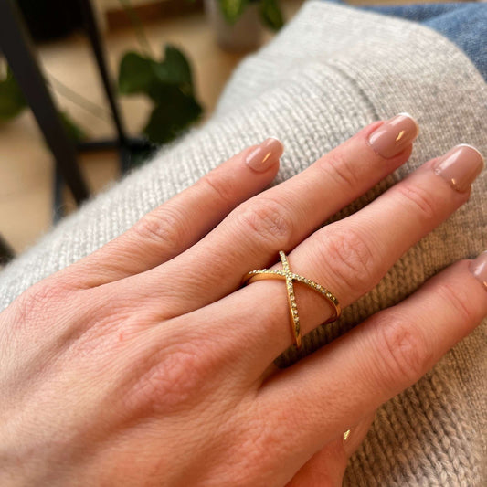 MEA NANI JEWELLERY Gullbelagt ring 18K AURA CROSS RING