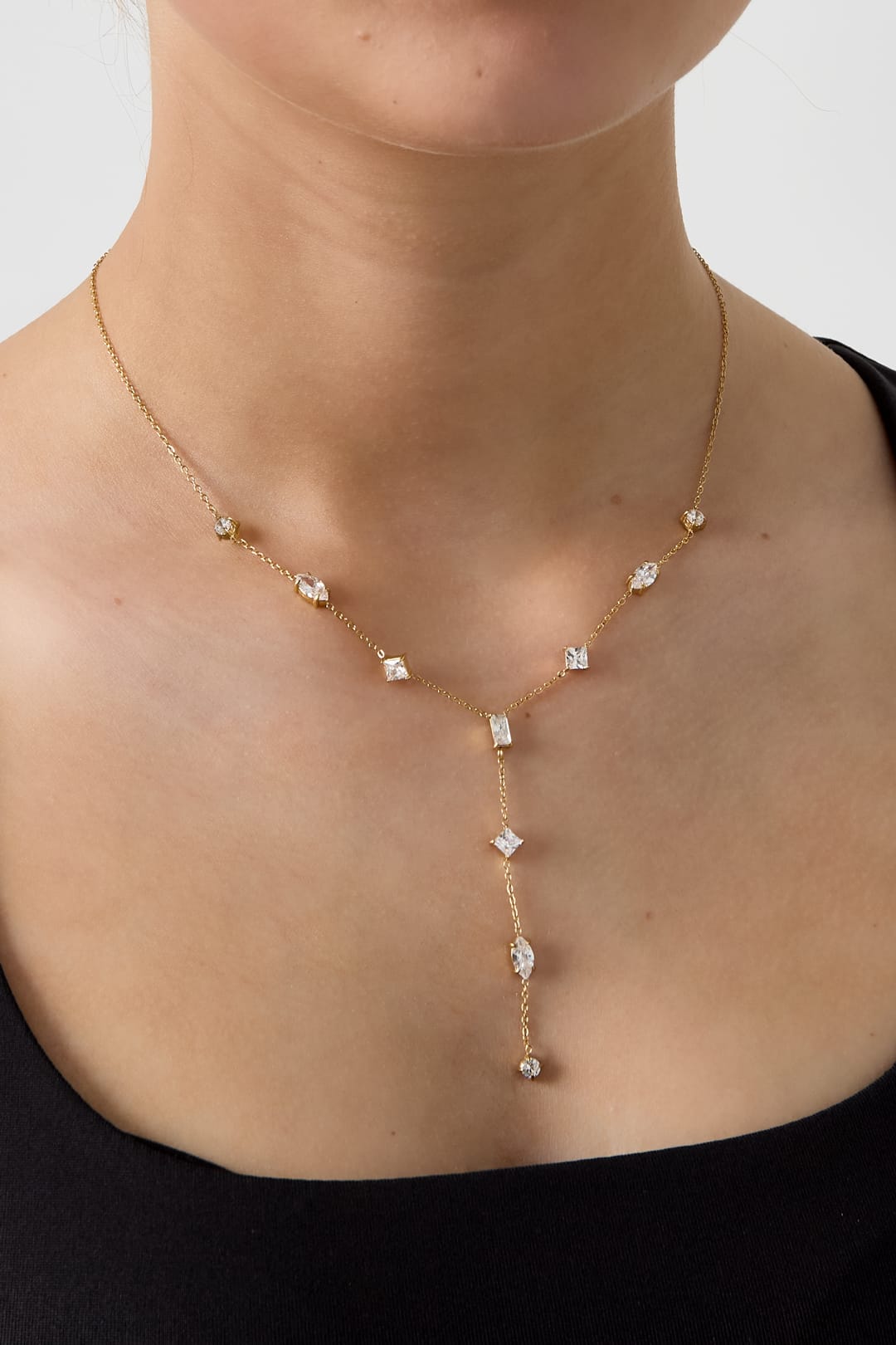 MEA NANI JEWELLERY Halskjede CRYSTAL CASCADE – Y-halskjede med rhinestones, 14K ekte gullbelegg