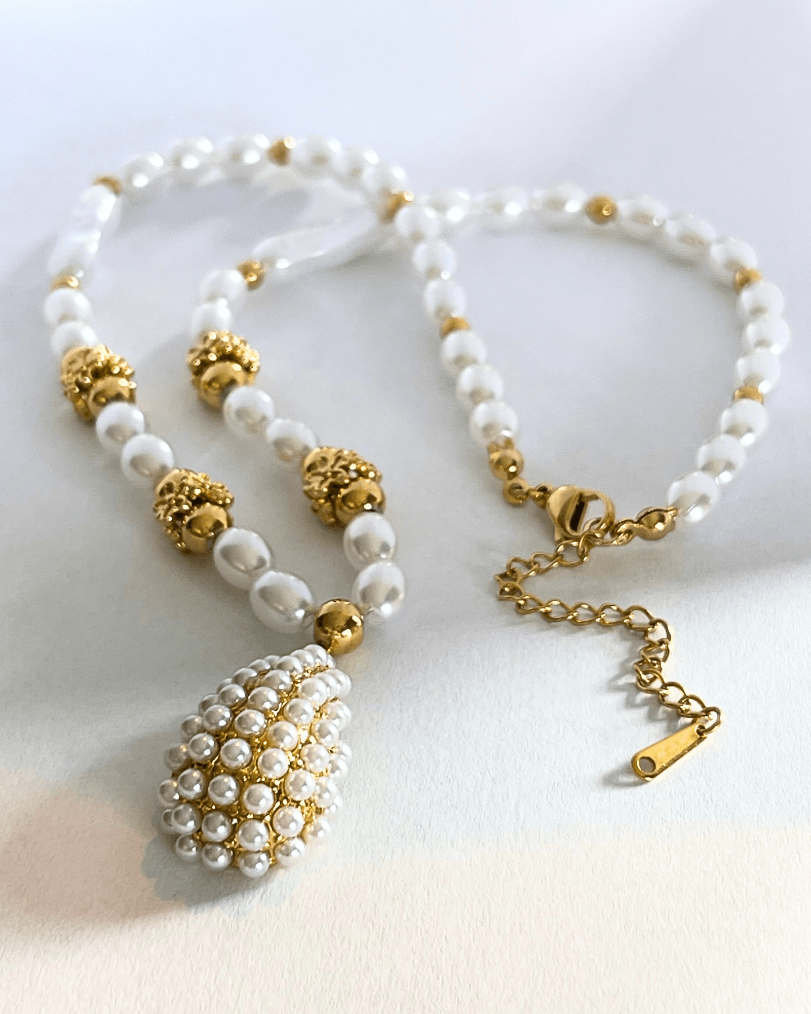MEA NANI JEWELLERY Halskjede GOLDEN PEARL DROP – Halskjede 18K PVD gullbelagt
