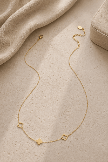 MEA NANI JEWELLERY Halskjede Gull CLOVER – 14K gullbelagt