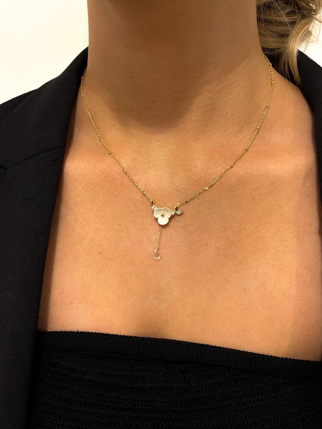MEA NANI JEWELLERY Halskjede LILJA HALSKJEDE - GULLBELAGT (18K)