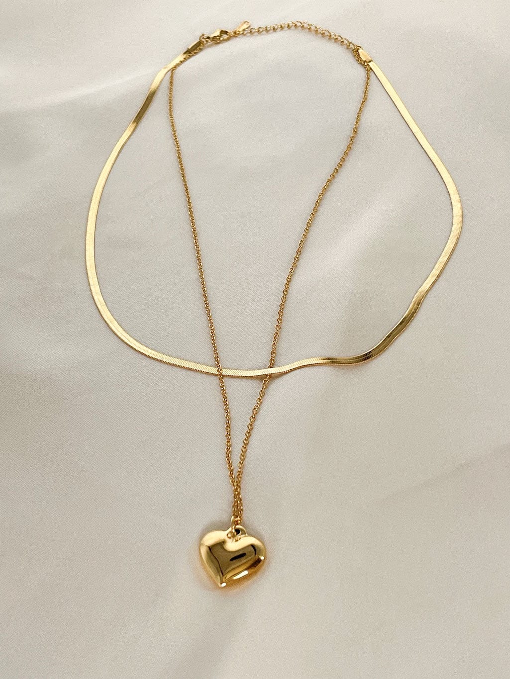 MEA NANI JEWELLERY Halskjede LINDE - DOBBELT HALSKJEDE MED HJERTE ANHENG