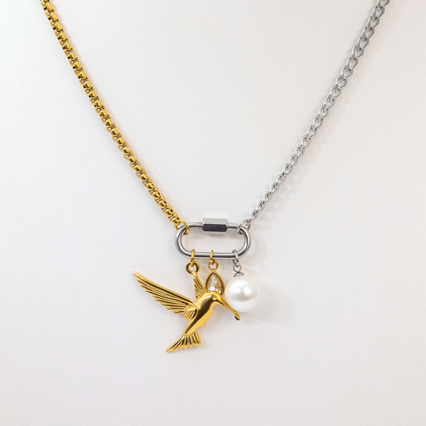 MEA NANI JEWELLERY Halskjede med feste for charms BONJOUR PARIS – 18k gullbelagt & sølvfarget carabiner-kjede