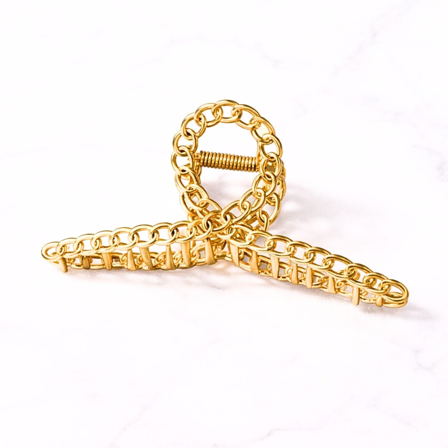 MEA NANI JEWELLERY Hårklype CHAIN HAIR CLAW – GULL