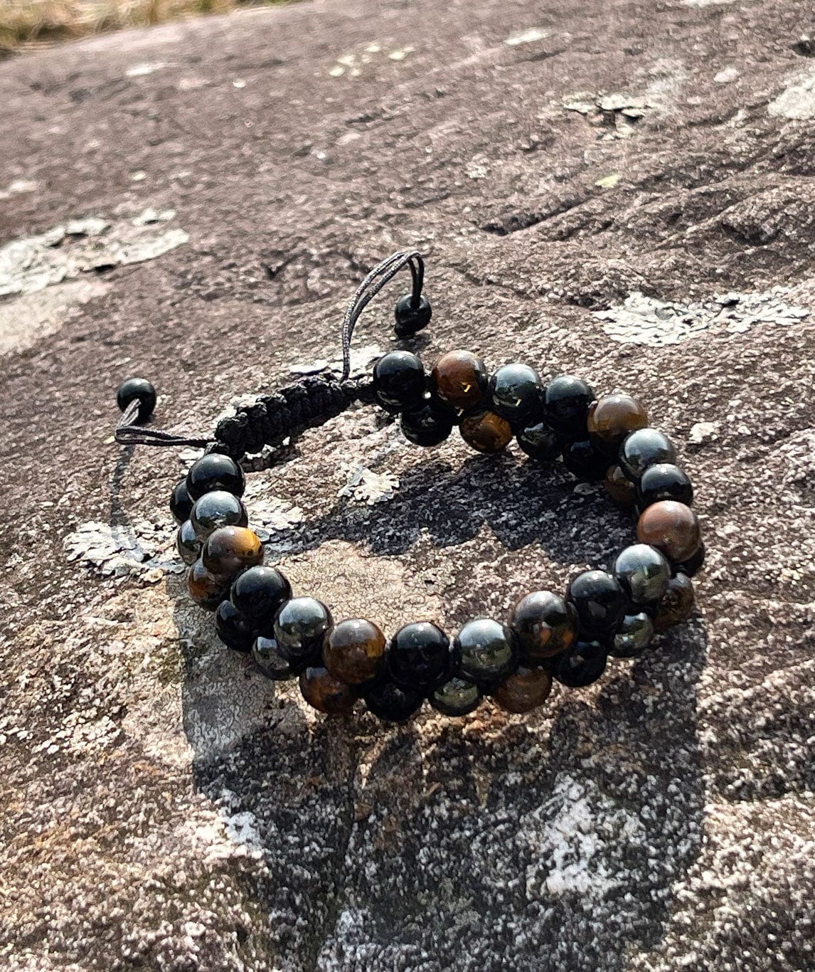 MEA NANI JEWELLERY Herrearmbånd JUSTERBART ARMBÅND TIL MANN  - TIGEREYE PERLER, SVART OBSIDIAN, HERMATITT