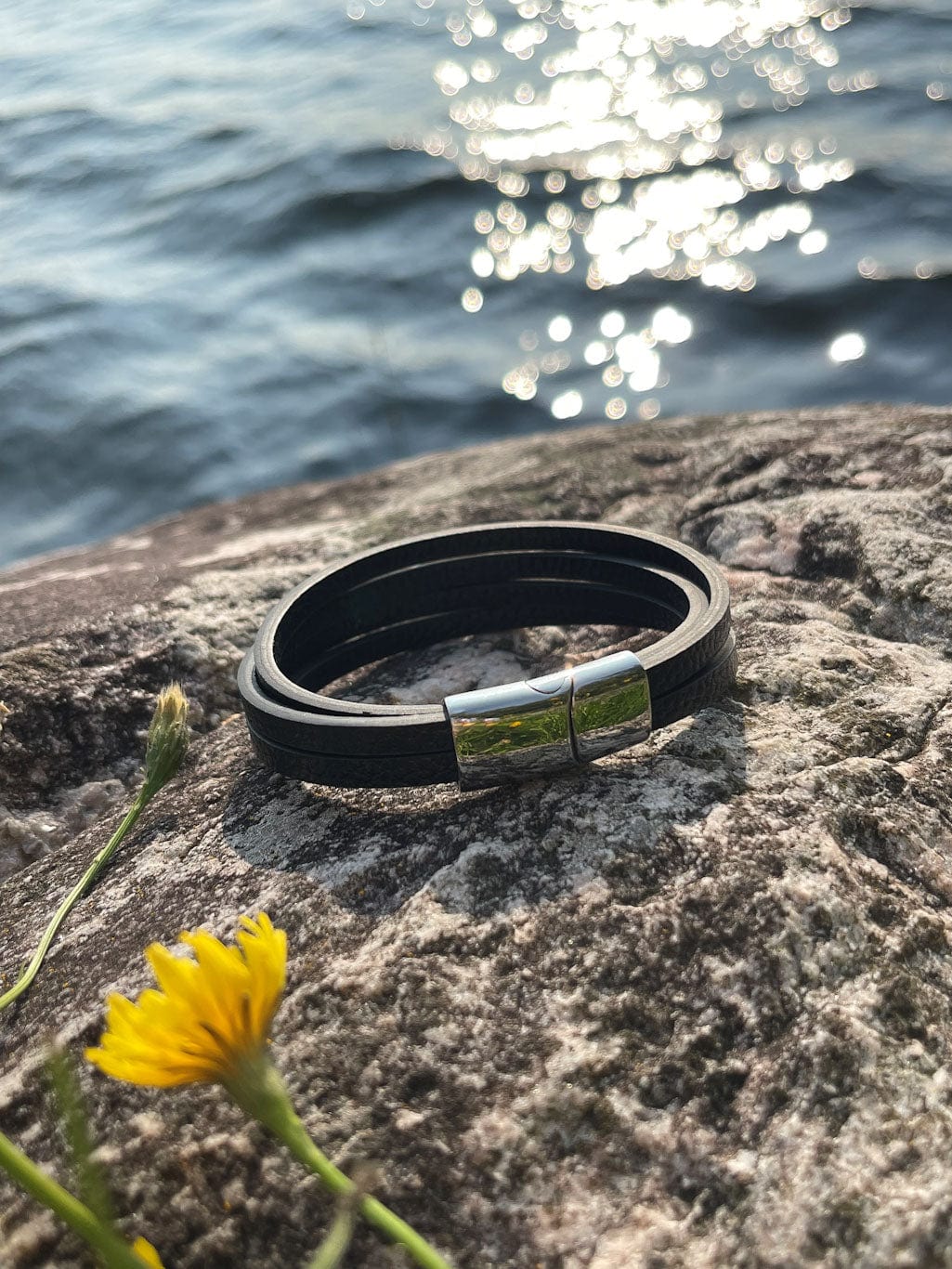 MEA NANI JEWELLERY Herrearmbånd KLASSISK ARMBÅND I EKTE SKINN TIL HERRE - SVART