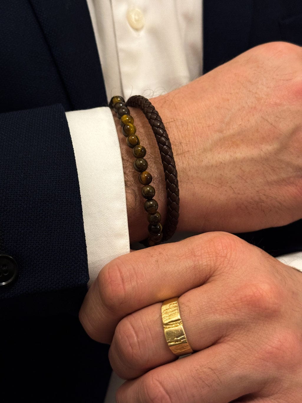 MEA NANI JEWELLERY Herrearmbånd VINTAGE INSPIRERT HERREARMBÅND MED TIGEREYE, LÆR OG RUSTFRITT STÅL  – Maskulint armbånd til menn