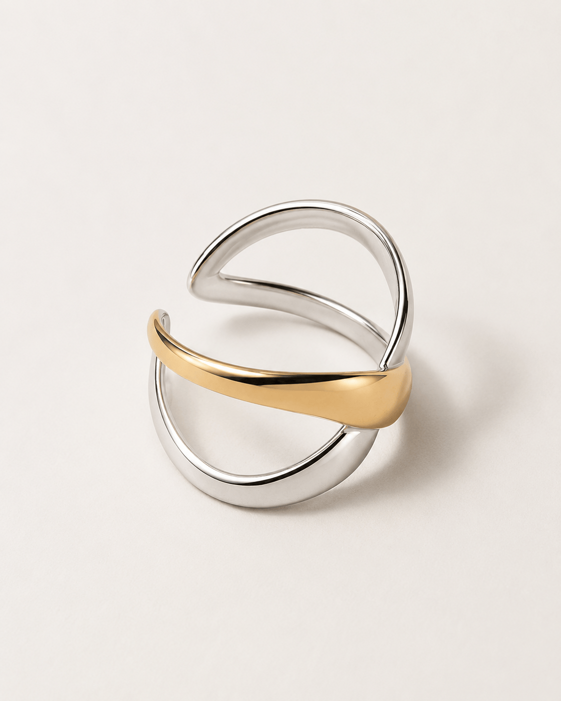 MEA NANI JEWELLERY Justerbar ring Default CROSSFIRE RING – stål og 18K gullbelagt, justerbar