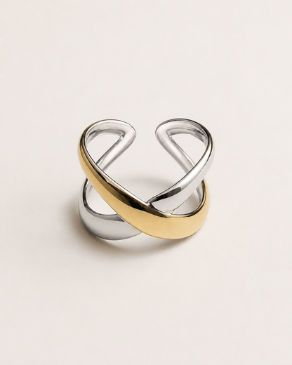 MEA NANI JEWELLERY Justerbar ring Default CROSSFIRE RING – stål og 18K gullbelagt, justerbar