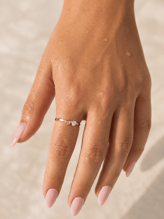 MEA NANI JEWELLERY Justerbar ring SHE STOLE MY HEART RING - 14K gullbelagt