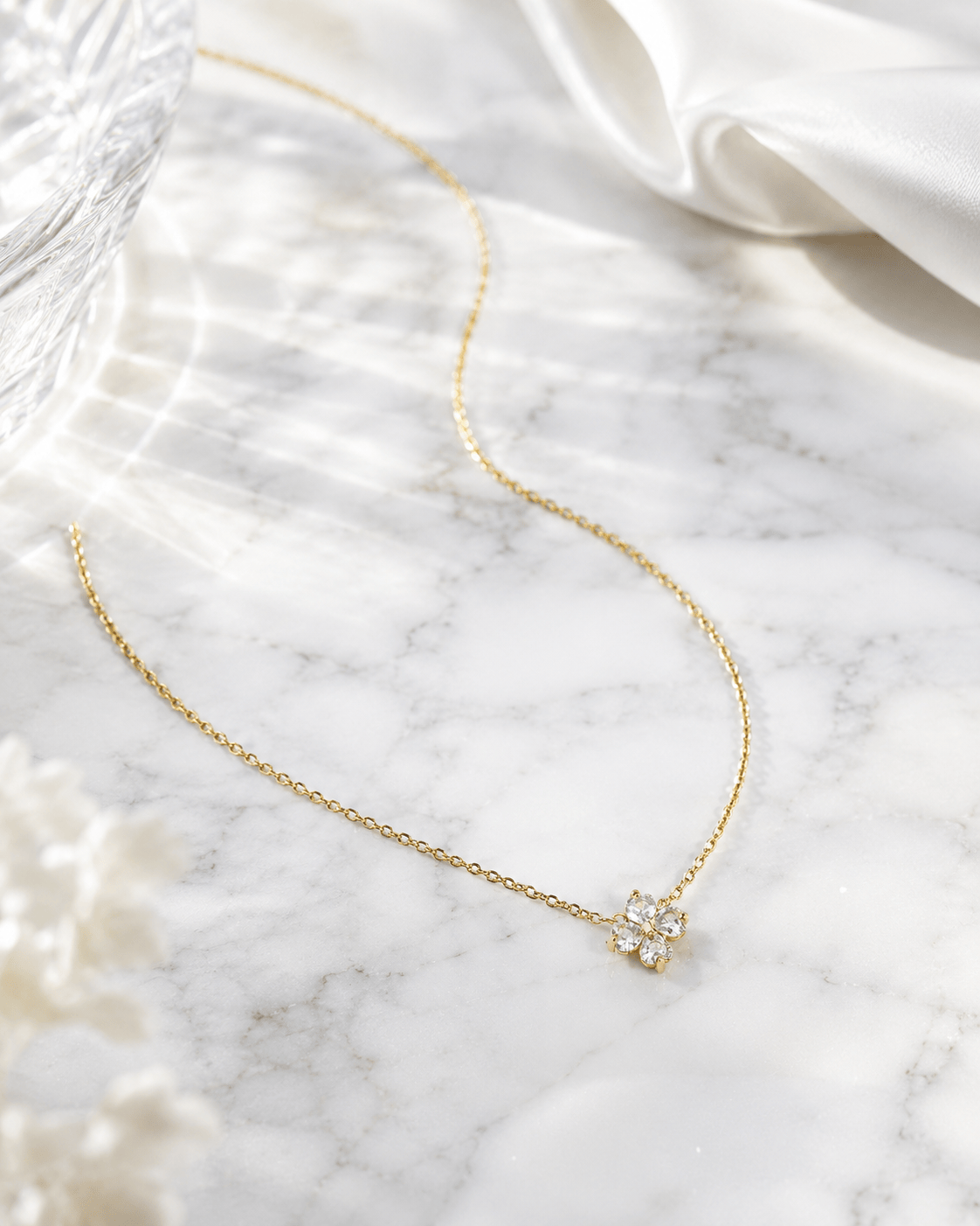 MEA NANI JEWELLERY Halskjede FAYE Necklace – 14K gullbelagt halskjede