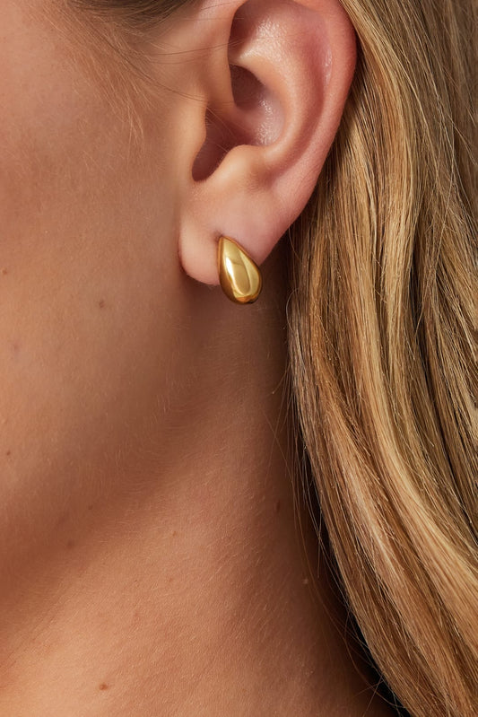 MEA NANI JEWELLERY Øredobber HELLO LOVELY DROPLET STUDS – kirurgisk stål, sølv eller 14K gullbelagt