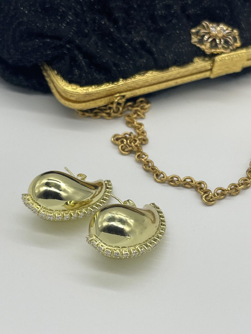 MEA NANI JEWELLERY Øredobber RIVIERA RADIANCE DRÅPEØREDOBBER - GULLBELAGT (14k)