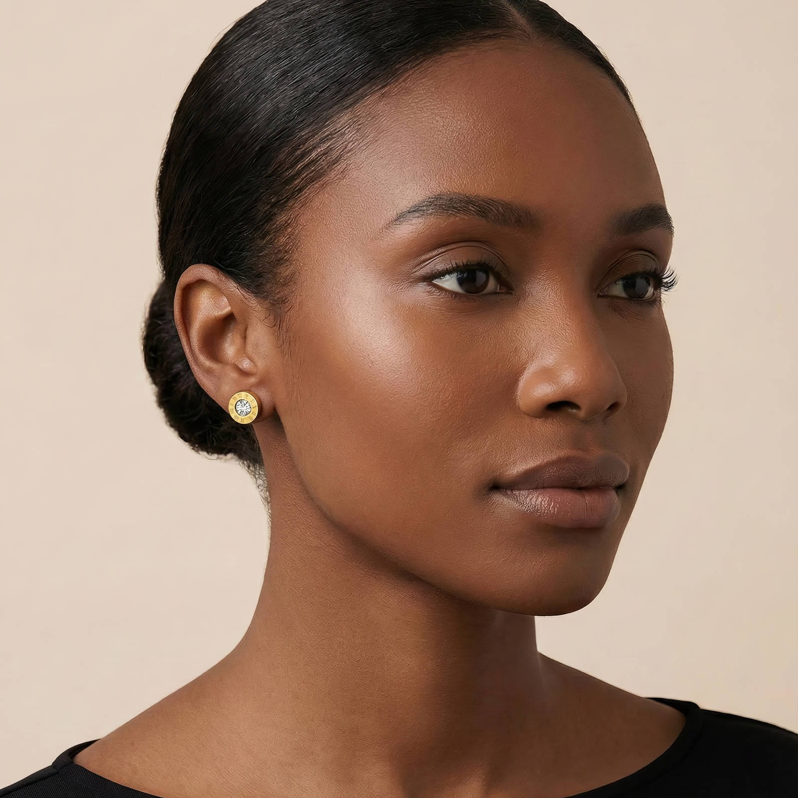 MEA NANI JEWELLERY Øredobber ROMA GOLD STUDS  – 18K gullbelagt