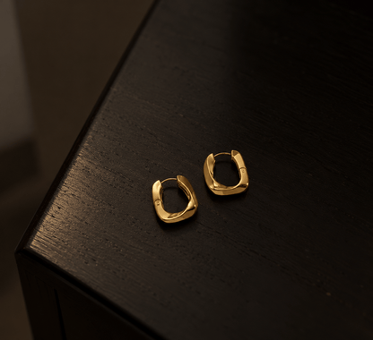 MEA NANI JEWELLERY øredobber SENNA HOOPS – tykke gullhoops, 14K gullbelagt