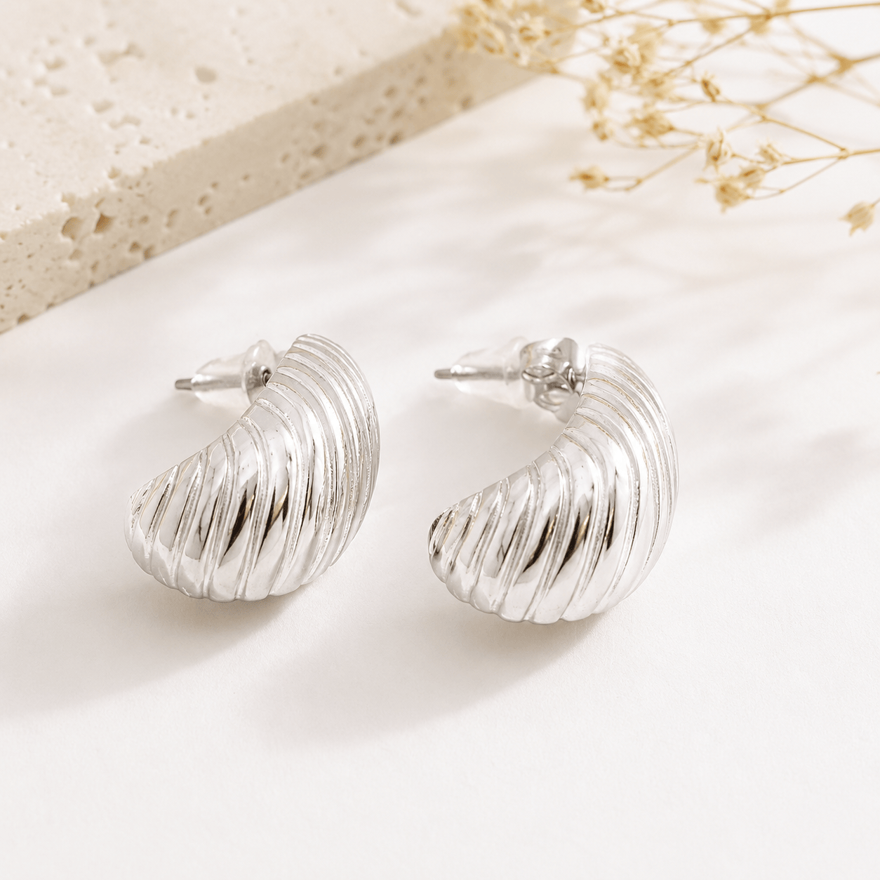 MEA NANI JEWELLERY Øredobber Sølv LINNE – chunky øredobber