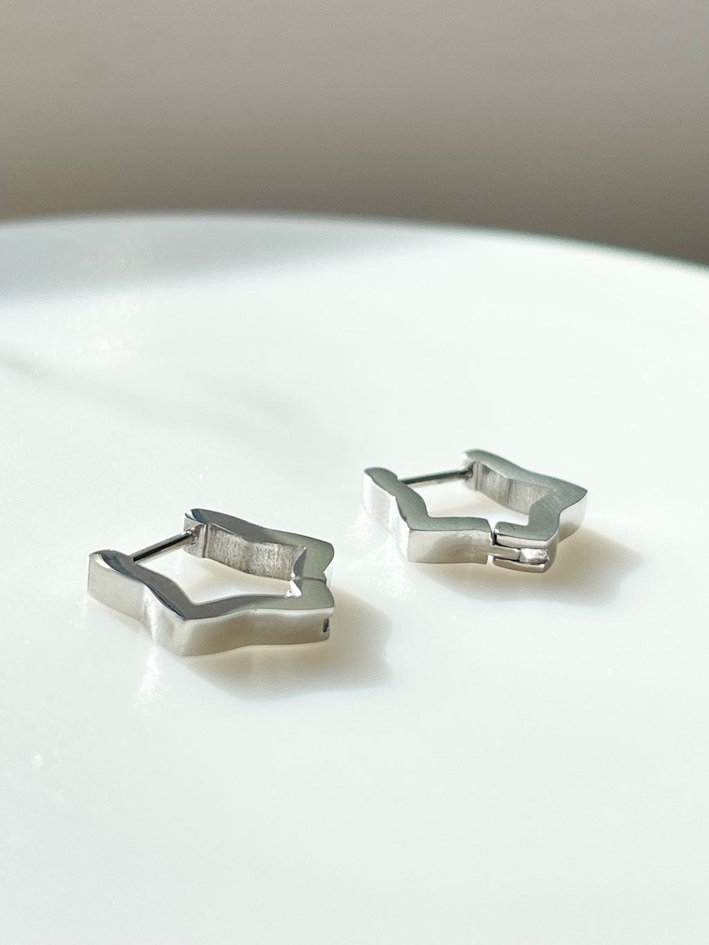 MEA NANI JEWELLERY Øreringer BASIC STAR HOOPS SØLV - SMALL