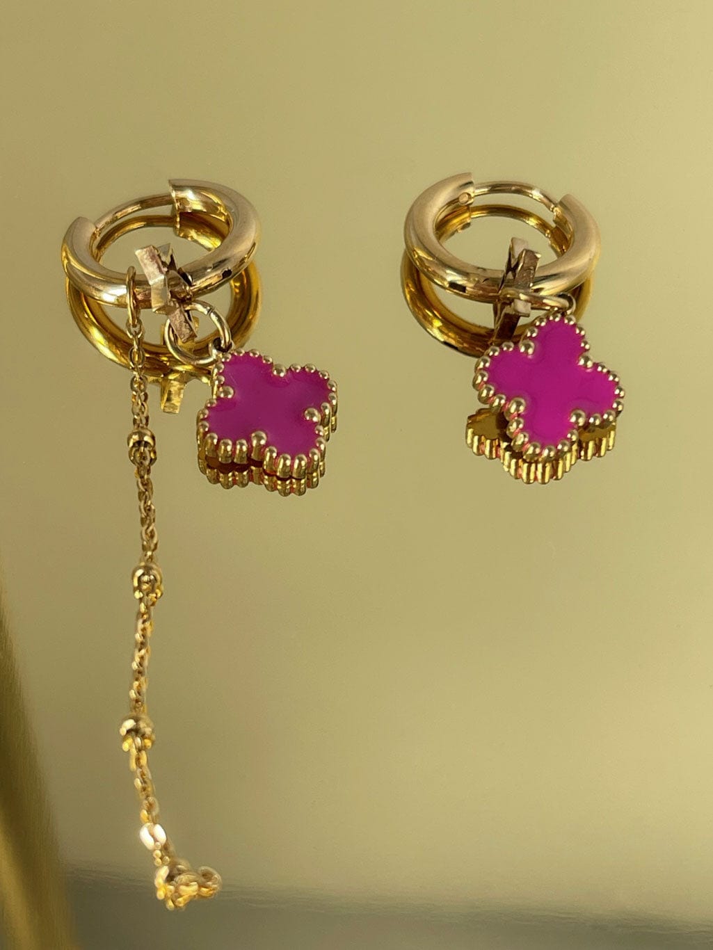 MEA NANI JEWELLERY Øreringer CELESTIAL BLOSSOM GULLBELAGTE ØRERINGER MED CHARMS (14K)