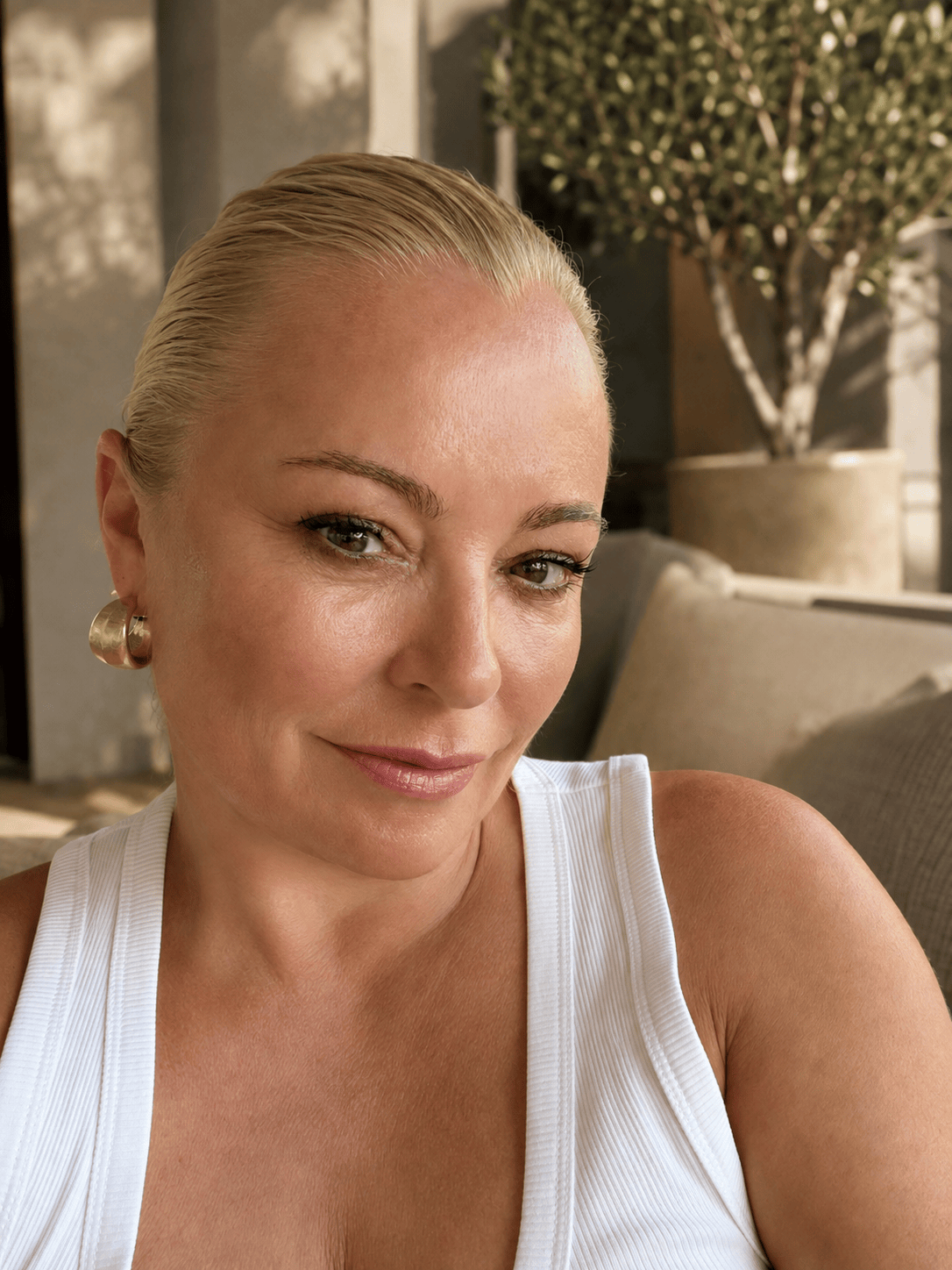 MEA NANI JEWELLERY Øreringer Default SVAI HOOPS – 14K gullbelagt, matt børstet gull
