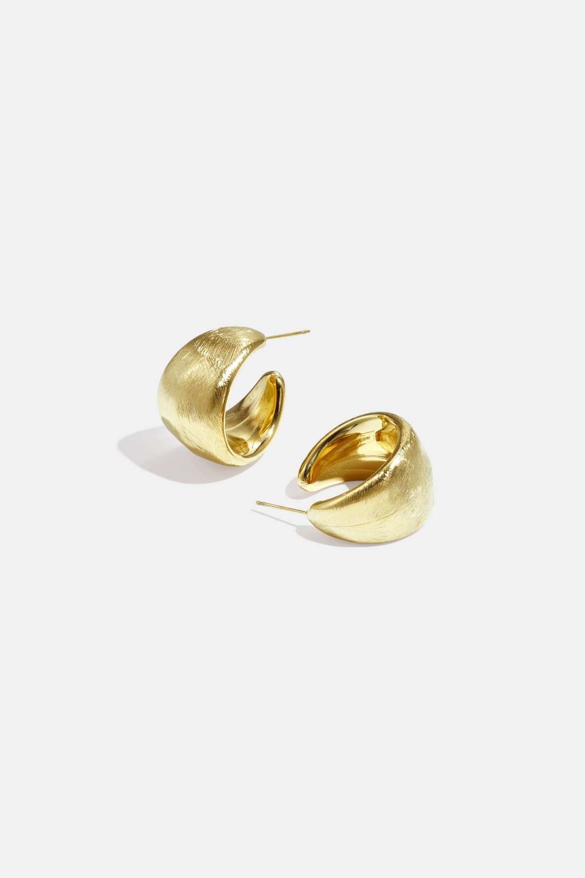 MEA NANI JEWELLERY Øreringer Default SVAI HOOPS – 14K gullbelagt, matt børstet gull