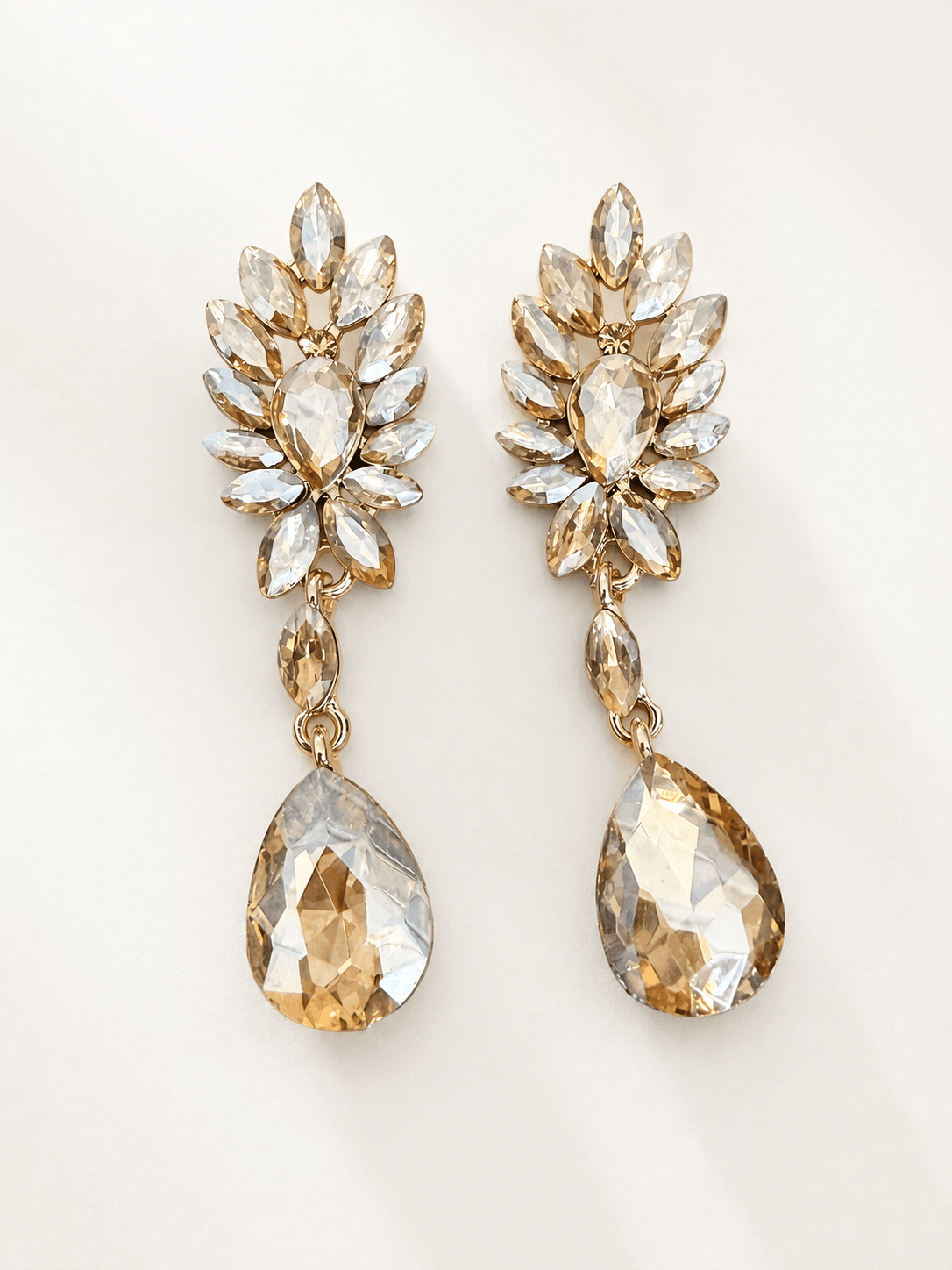 MEA NANI JEWELLERY Party øredobber VALENTINA CRYSTAL DROPS - Champagnefargede øredobber med krystaller