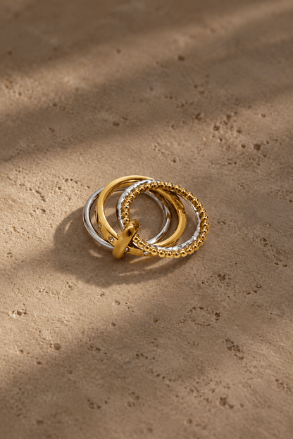MEA NANI JEWELLERY Ring SQUAD – Ring med fire bånd i gull og sølv, 14K gullbelagt