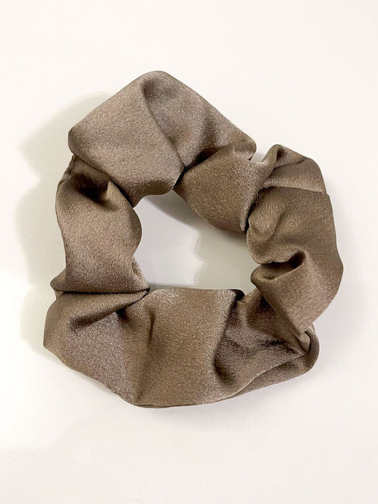 MEA NANI JEWELLERY Scrunchie LYS BRUN SCRUNCHIE I SATENG
